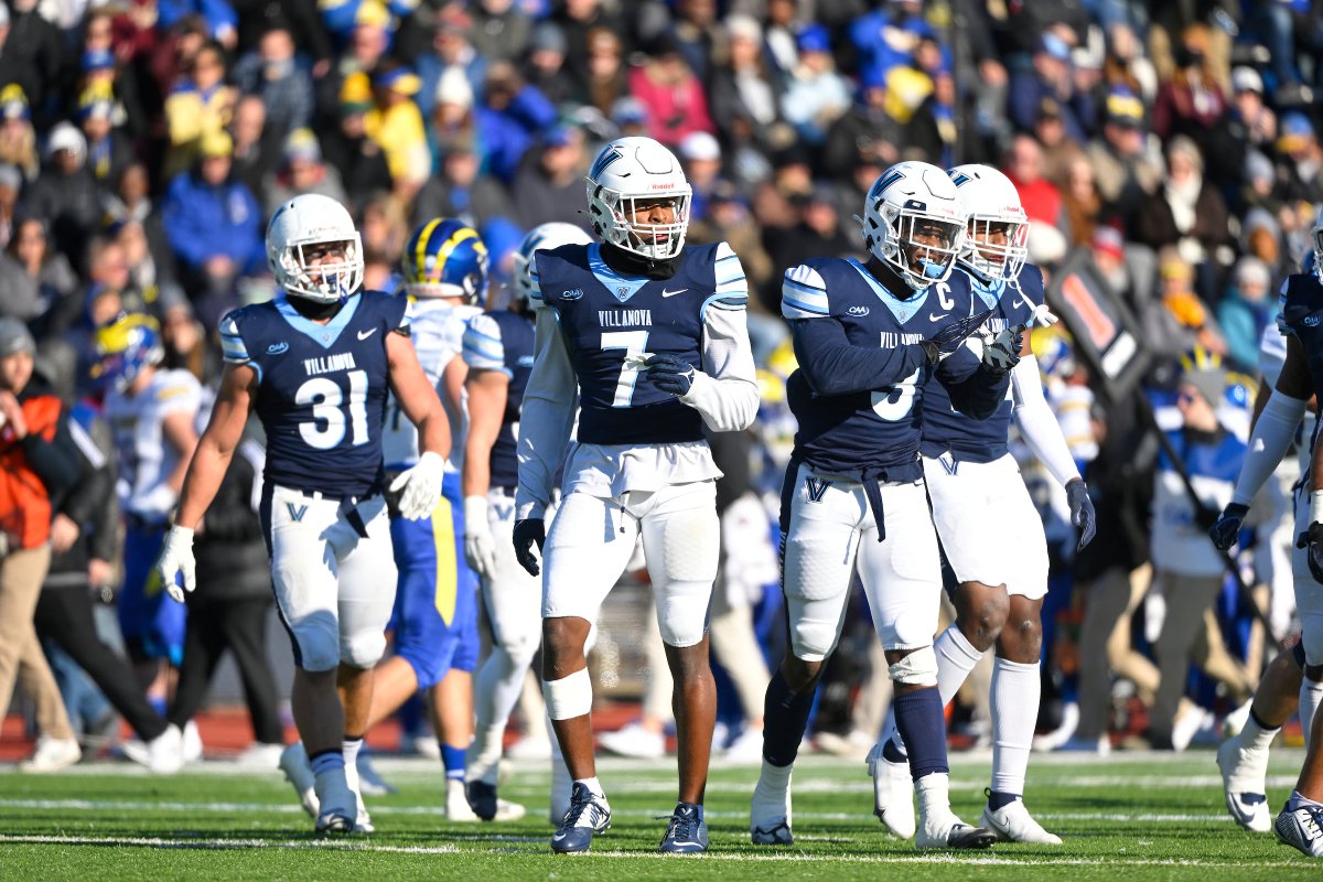 jckhlprn's tweet photo. There is never a bad time to remind the country that THE \\\/// IS FLYING as Villanova has won the #BattleOfTheBlue in 15 of the last 16 falls, including the last 10 in a row. The Trophy Stays. #TapTheRock https://t.co/EeP9Qw7dvH