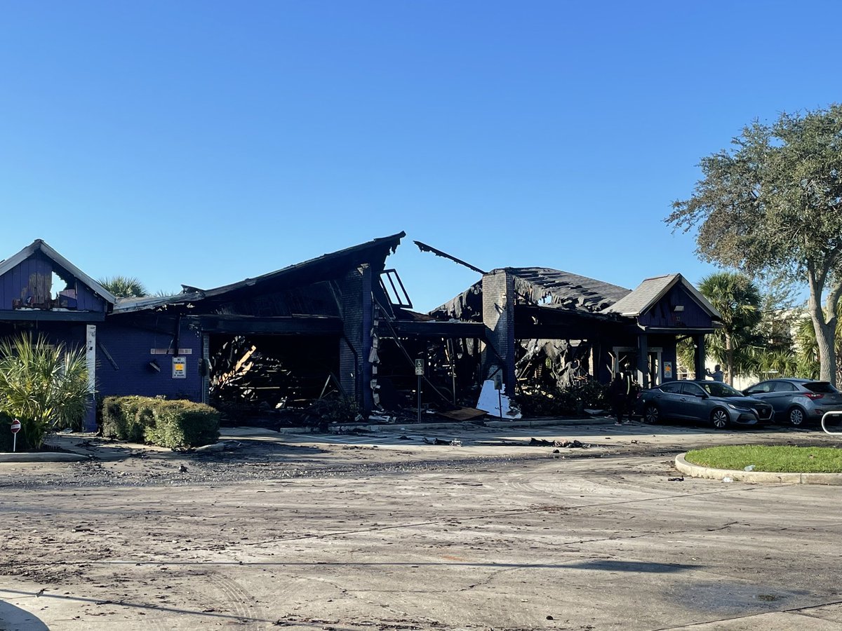 EzzyCastro's tweet image. What’s left of Phantom Fireworks store in West Melbourne. 

FHP says a 53 y/o man died after he lost control of his SUV and crashed inside the building causing a massive fire. 

Live report ahead @news6wkmg at 9 am