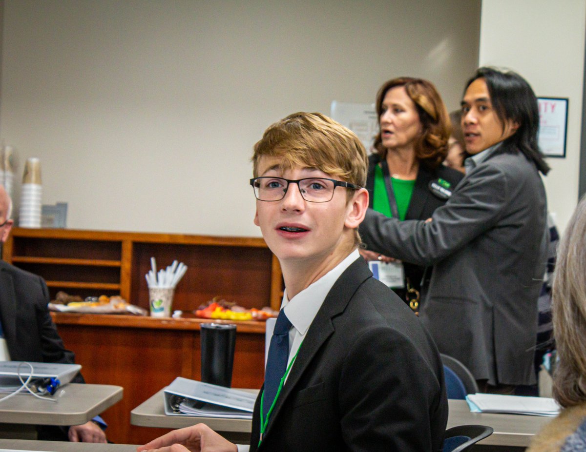 KDEStuVoice's tweet photo. The @UnitedWeLearnKY Council's first meeting is underway. The next two days will be full of discussion around community collaboration, innovation and vibrant learning experiences. From the beginning of this work, students have been at the table. 

🔗: https://t.co/CLCYNUvaUu https://t.co/DhGRQzTjJ9