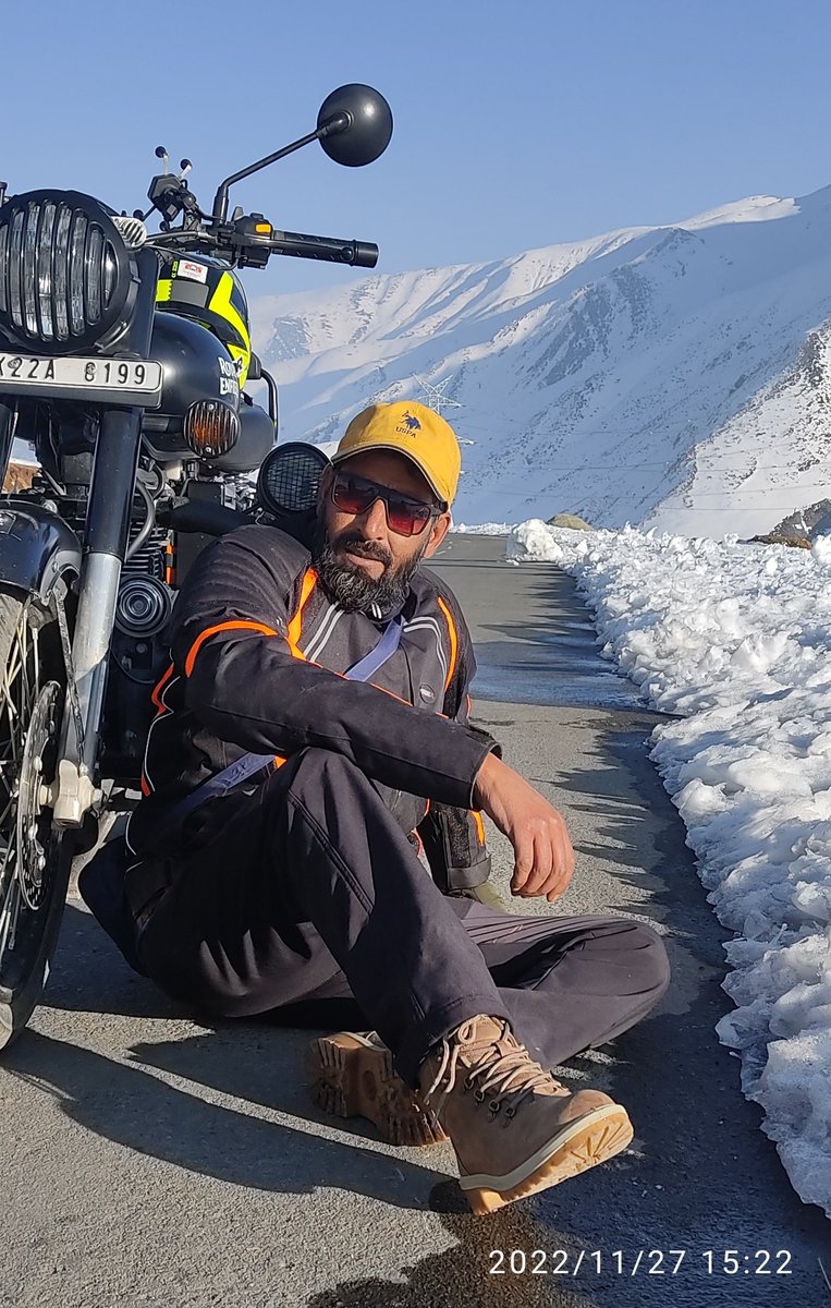 VlogsAltaf's tweet photo. Love me ?? Great. Hate me ?? Even Better. Don't know me ?? Don't judge me !!
Explore the outskirts of beautiful shopian in winters.
#biking
#AdventuresWithPurpose 
#shopiantourism https://t.co/WiwSJVIupo