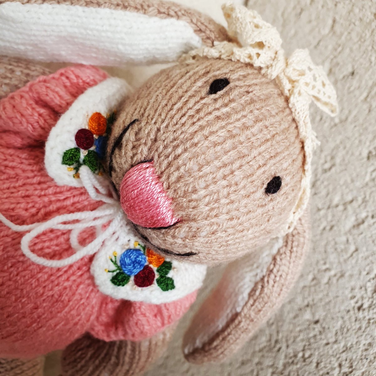 HanHanmade7589's tweet photo. Peluche en laine ❤
#peluche #tricot #embroidery #rabbits https://t.co/hCd7m4ypEk