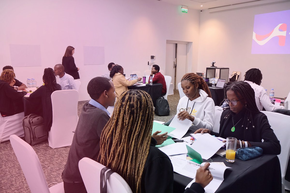 Day 2 of the #BilharziaStorytellingLab💡

The focus of today’s workshops was on ideation! The participants spent the day brainstorming ideas that can turn into projects to prevent bilharzia (or schistosomiasis), with <a href="/merckgroup/">Merck</a>’s support. We are so thrilled!
Are you curious too?