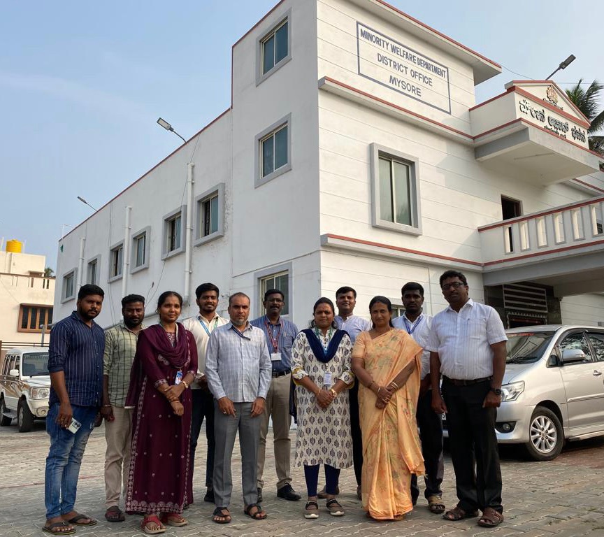 MinorityMysuru's tweet photo. Secretary SWD and MWD sri @Captain_Mani72 inspecting both the district offices at Mysuru today.Interacting with citizens.Grievances heard and resolved.
@SWDGok @DOMGOK @SPmysuru  @krishnar_law  @CivicMysuru @MYSURU_PAGE https://t.co/KzeHU4WDvB