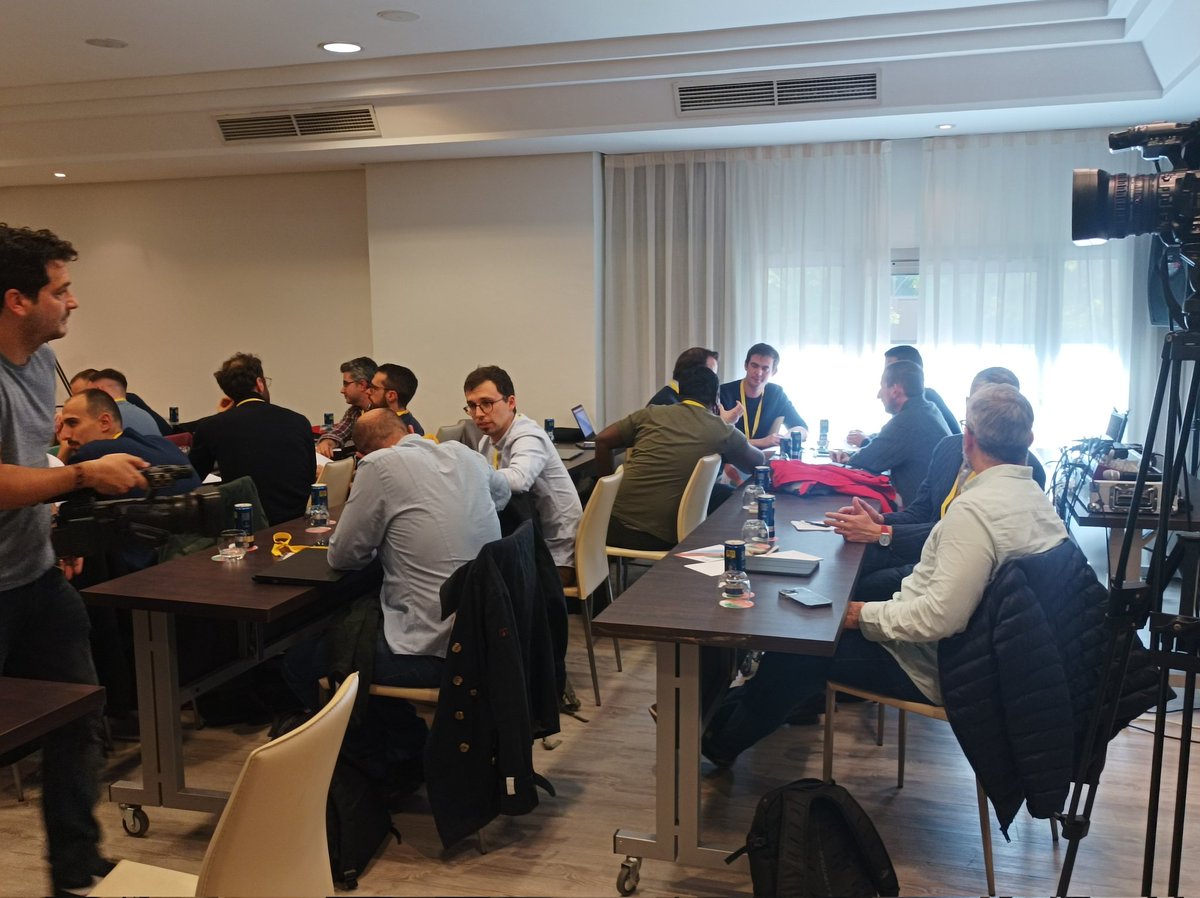 Martin Gaedke and Schahram Dustdar during the Ph.D. Symposium Coaching session <a href="/icsoc2022/">ICSOC2022</a>