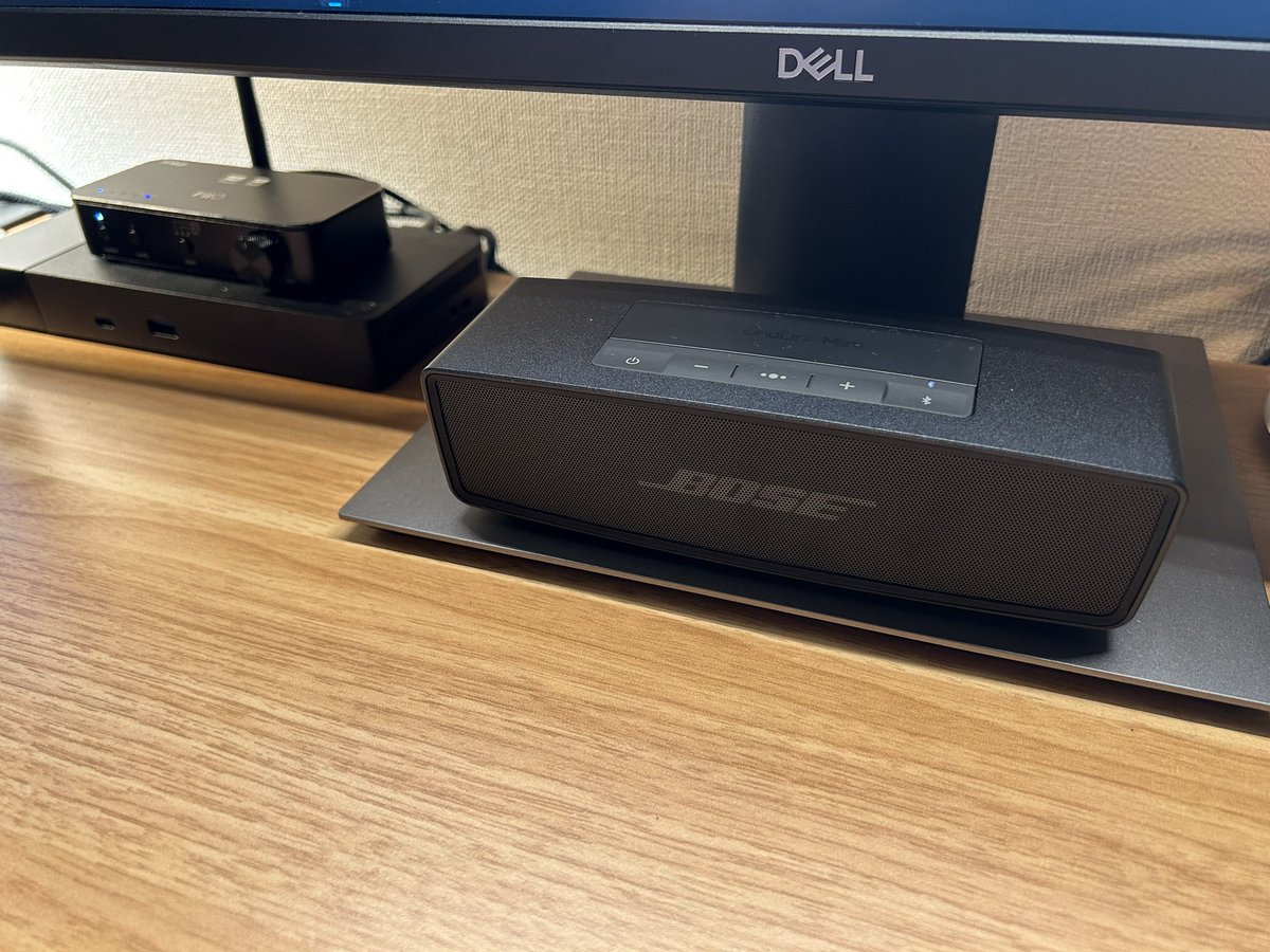 gijutsujin's tweet photo. 最強BTスピーカーと、最強BTトランスミッターの組み合わせ😇
いい音やー👍

#FiiO 
#BTA30Pro 
#Bose 
#SoundLinkMini2 https://t.co/iUqkwMUrgG