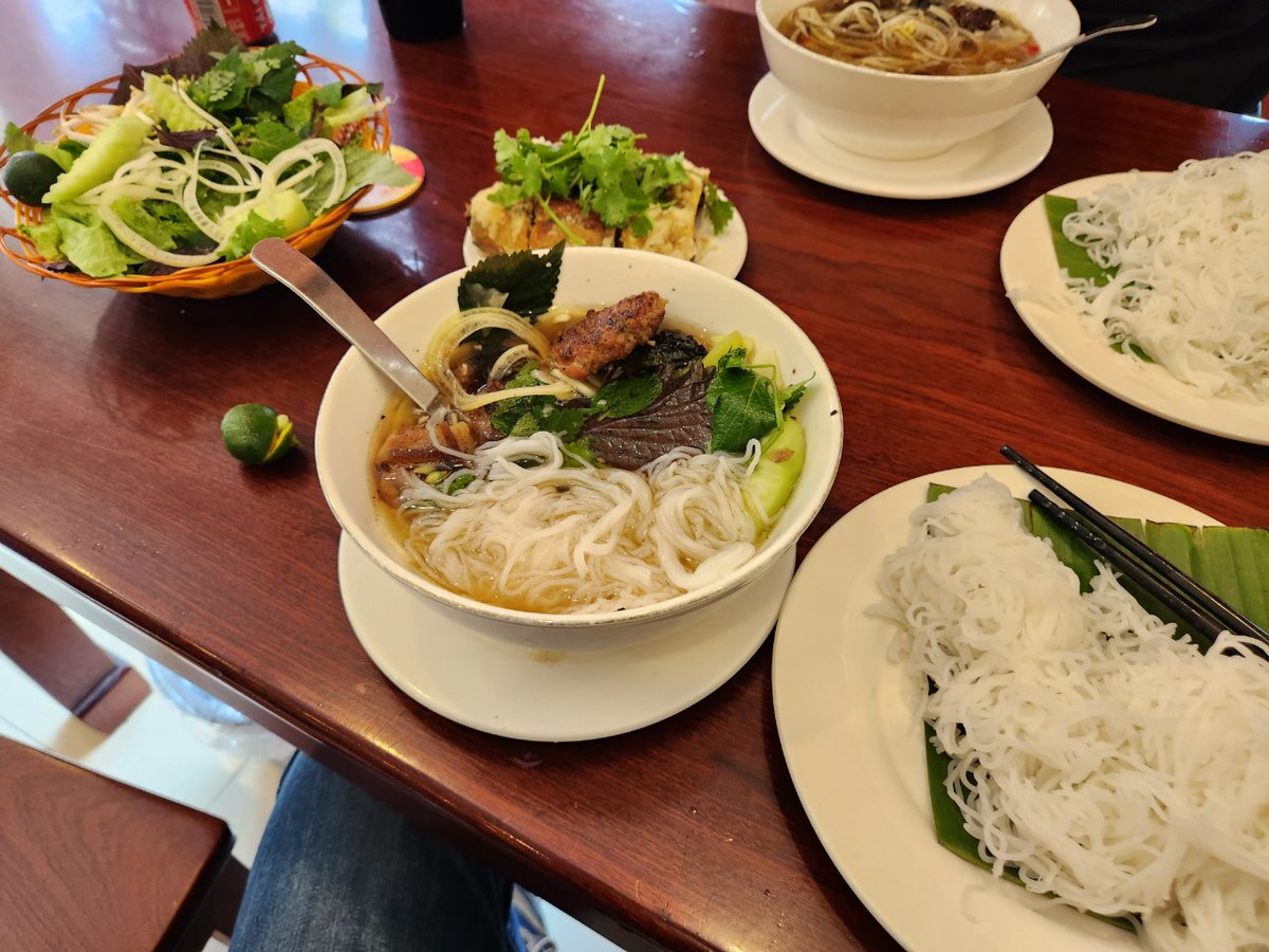 Zeusblue01's tweet photo. 분짜 Bún Chả
#Hanoi #Hanội #하노이 #분짜 #BuChả https://t.co/GaX0PQzv0a