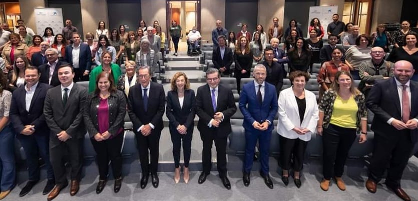 Afedes's tweet photo. 📢@FundlaCaixa junto a la @CajaCanarias presentan los resultados de la ℂ𝕠𝕟𝕧𝕠𝕔𝕒𝕥𝕠𝕣𝕚𝕒 ℂ𝕒𝕟𝕒𝕣𝕚𝕒𝕤 𝟚𝟘𝟚𝟚 en Santa Cruz de Tenerife, donde #Afedes ha sido reconocida con su proyecto "Reactívate con Afedes".
🧡Muchas gracias.
#Afedessocial
@CabildoTenerife https://t.co/wQtfO9H7Eb