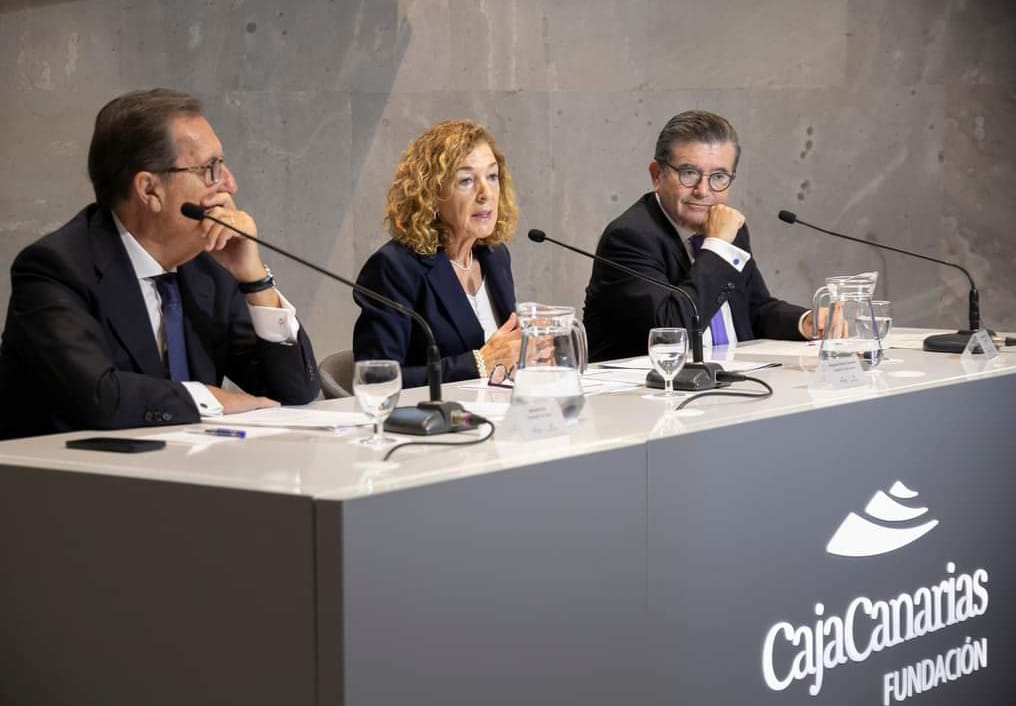 Afedes's tweet photo. 📢@FundlaCaixa junto a la @CajaCanarias presentan los resultados de la ℂ𝕠𝕟𝕧𝕠𝕔𝕒𝕥𝕠𝕣𝕚𝕒 ℂ𝕒𝕟𝕒𝕣𝕚𝕒𝕤 𝟚𝟘𝟚𝟚 en Santa Cruz de Tenerife, donde #Afedes ha sido reconocida con su proyecto "Reactívate con Afedes".
🧡Muchas gracias.
#Afedessocial
@CabildoTenerife https://t.co/wQtfO9H7Eb