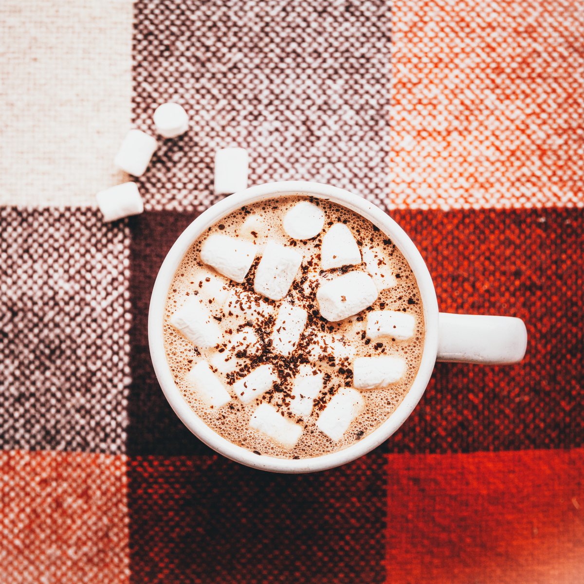 Wake me up, before you cocoa 🎵 🍫 Head over to the Dining Hall December 1st to warm up with a hot chocolate bar and explore our winter market!