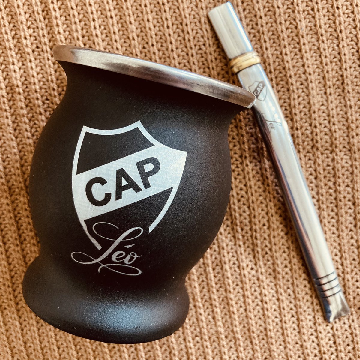 tlhcq's tweet photo. Club Atlético Platense.
Mate de acero inoxidable, personalizado con grabado láser a elección.
Mide: 8 de Ø x 9,5 cm. de alto. Incluye bombilla también grabada.
#calamar #marron #tense #clubatleticoplatense #cap #platense #tlhcq #mate #mategrabado #matepersonalizado
🧉🦑⚽🏆⚪🟤 https://t.co/g3OZzw1omC