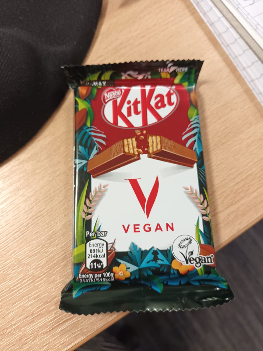 HannahBurley16's tweet photo. Yaaaaas @givebloodscot thank you for offering a #vegan post-donation pick me up in your Edinburgh centre. 

Appreciated by all wannabe vegans (and probably actual vegans).

@KITKAT https://t.co/u3lCZwRGPW