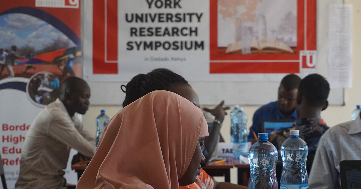 In a case study in #Dadaab, Kenya, despite progress in localisation of knowledge production, barriers still hinder long-term capacity of refugee-led organisations & opportunities available to #refugee researchers. Read: fmreview.org/issue70/silver… #RefugeeLedResearch #RefugeeResearch