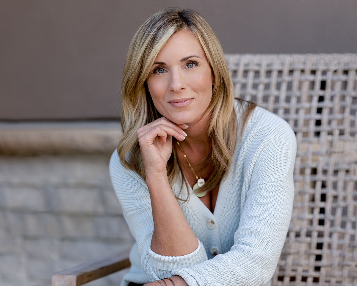 SimplyKCMag's tweet photo. Meet Gretchen Graber McGraw, owner of @fitwearboutique. From the dirt on McGraw’s favorite places to dine, drink, and even where she takes her out-of-town guests, we got everything you need to know. Check out page 30 of our November issue.

https://t.co/nvte2v0Dkp
📷 @jamibowman https://t.co/TXaHhI2HQW