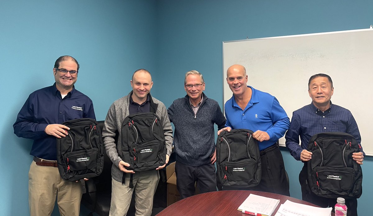 Laird_Plastics's tweet photo. Check out these #LairdPlastics backpacks! John Mundy and the Laird Plastics #NewYork team modeled them for President Spence Miller during his visit.⬇️⬇️⬇️
Contact Laird #NY for your material needs! 

#LairdPlastics #PrintMedia #RollMedia #WeHaveInventory #InStock #ReadyToShip https://t.co/UKA6GgYWrq