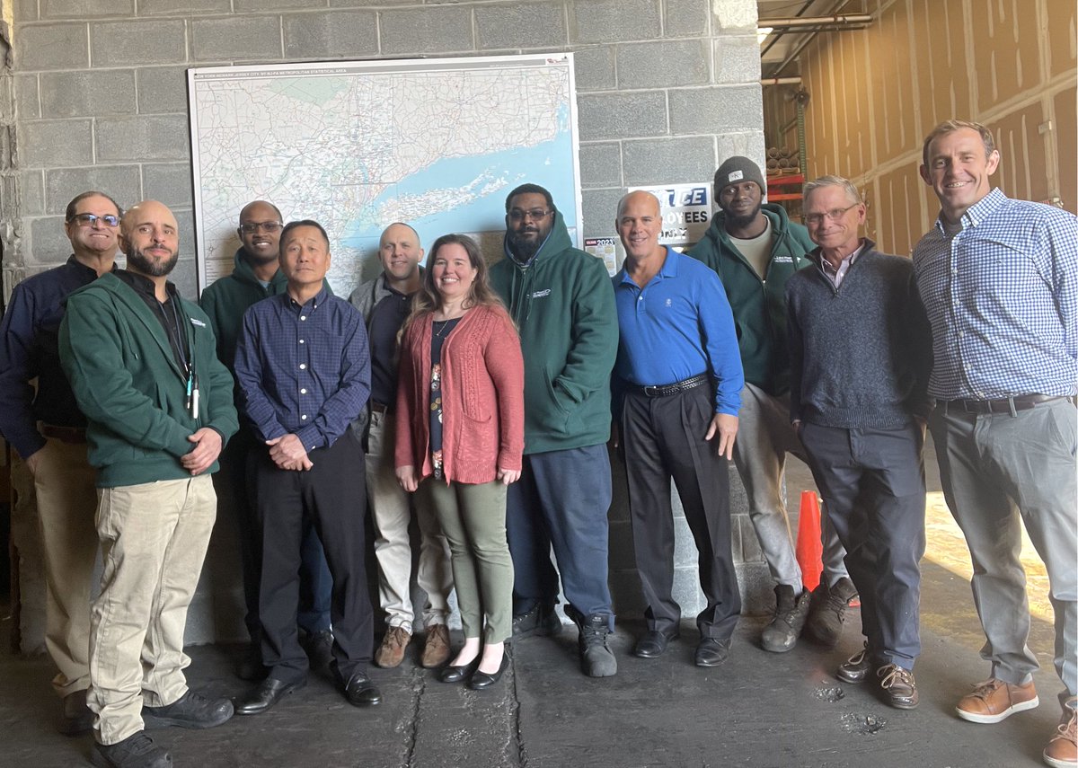 Laird_Plastics's tweet photo. Check out these #LairdPlastics backpacks! John Mundy and the Laird Plastics #NewYork team modeled them for President Spence Miller during his visit.⬇️⬇️⬇️
Contact Laird #NY for your material needs! 

#LairdPlastics #PrintMedia #RollMedia #WeHaveInventory #InStock #ReadyToShip https://t.co/UKA6GgYWrq