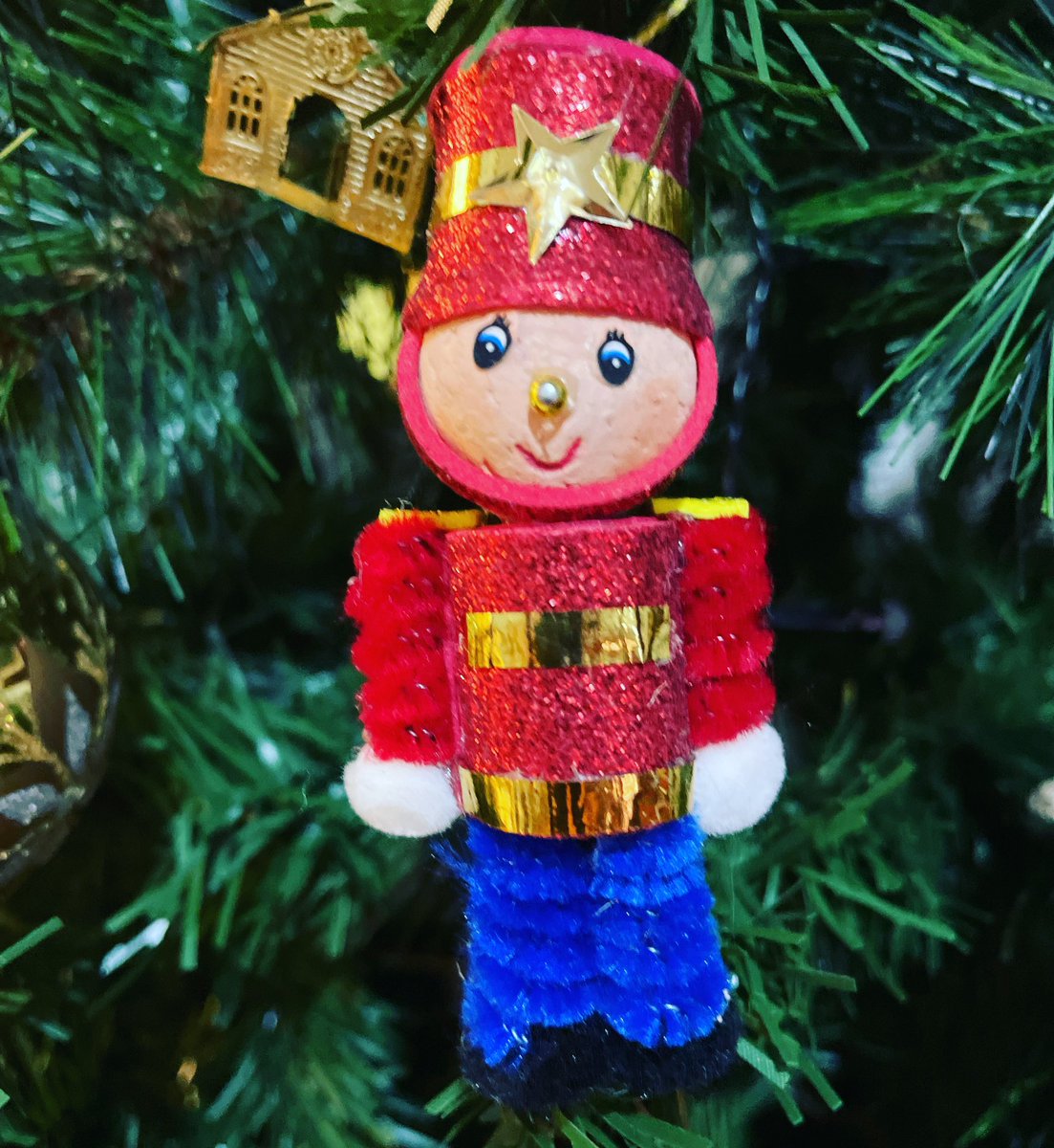 Luprisha's tweet photo. Pues nada ya entramos en operación Navidad.😊🎄
Amo mis soldaditos artesanales. Son una monada.
#monada #soldadito #adornosnavideños🎄🎅🎁 https://t.co/cijDmdoWa6