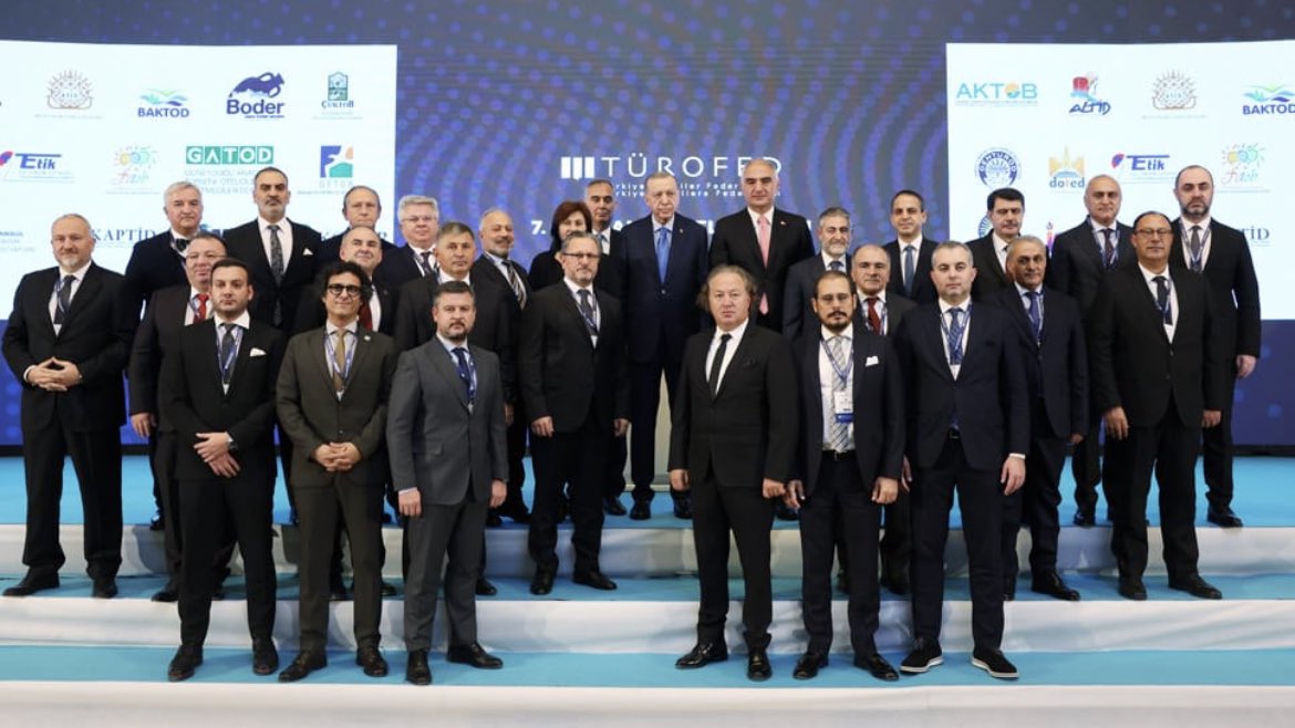 Cumhurbaşkanımız Sayın <a href="/RTErdogan/">Recep Tayyip Erdoğan</a>’ın teşrifleriyle gerçekleşen TÜROFED'in 7'nci Olağan Genel Kurulu’na katıldık.@Denturod