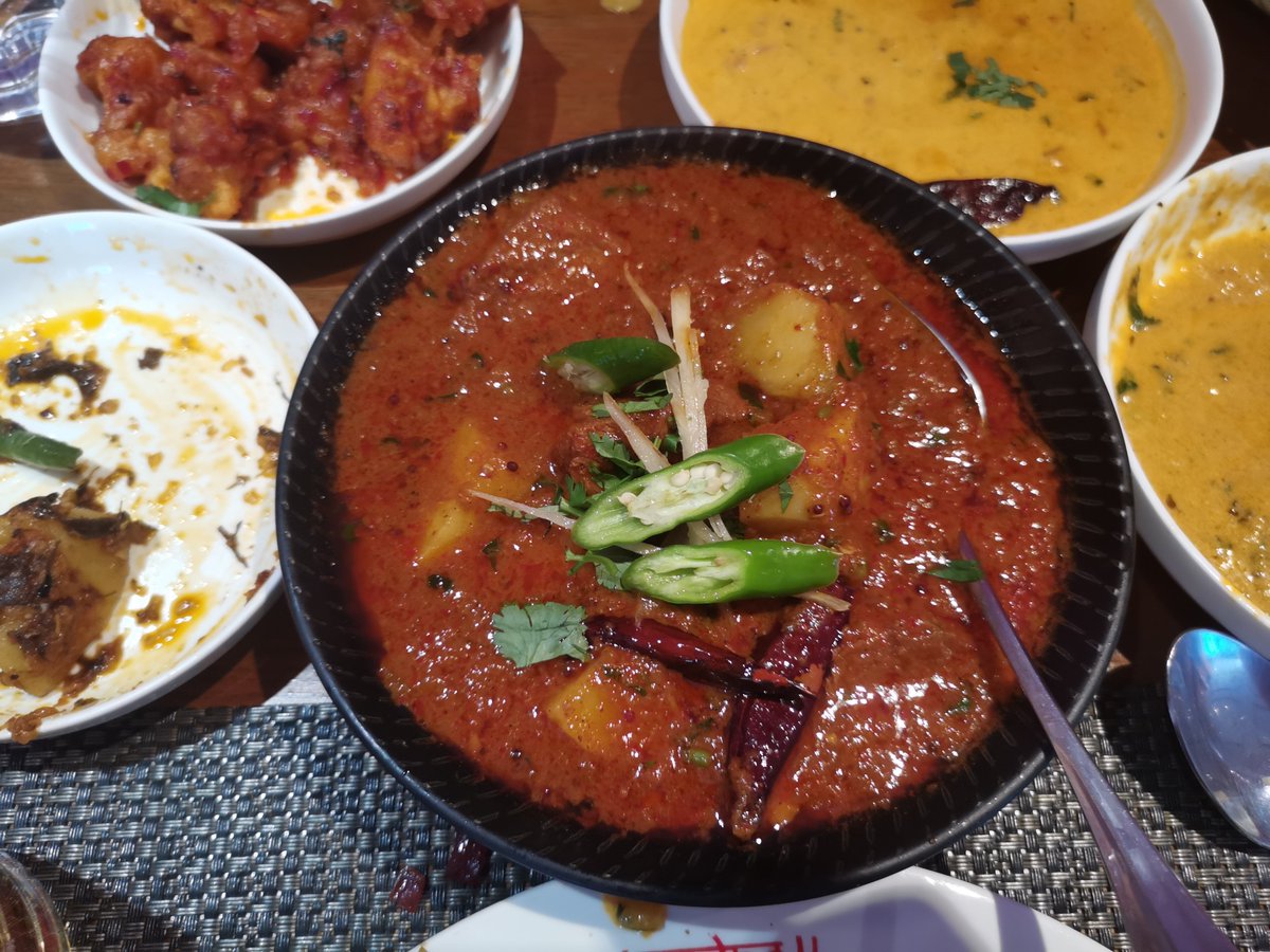 KZ79902135's tweet photo. Super great Indian food…… https://t.co/KJMWThpNgK