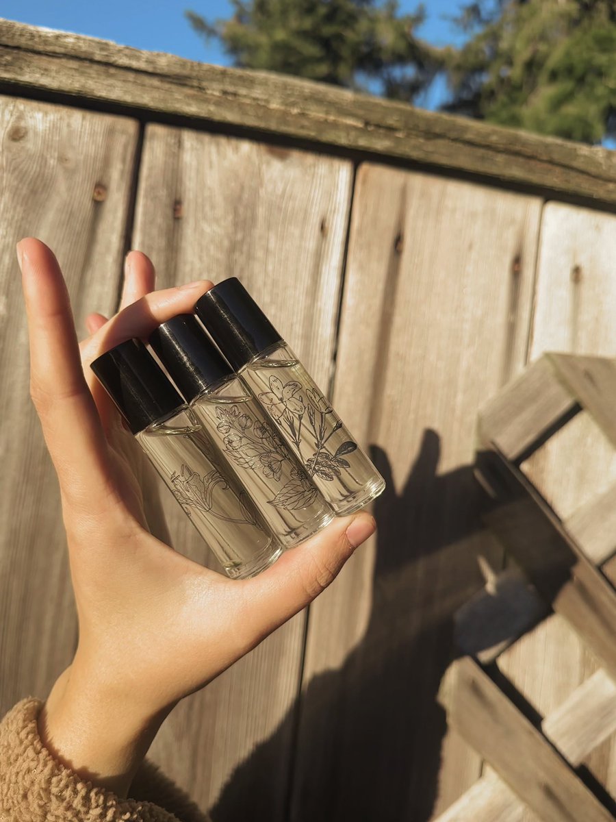drtiahernandez's tweet photo. rainbow room/body sprays (cotton candy) and simple floral rollers (candied pear, chamomile, spice) are both just $10.10 on my site ✨ https://t.co/J8zFyk8BG8