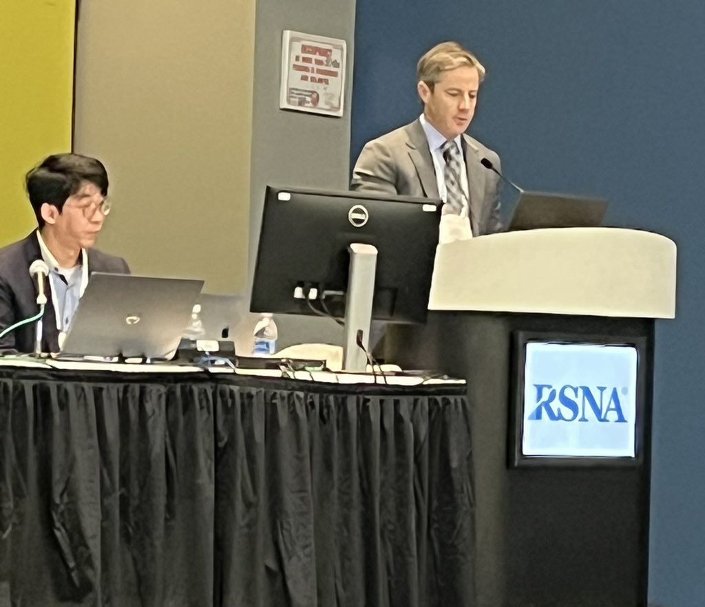 AVenkatesanMD's tweet photo. Thrilled to be back in person at #RSNA22 &amp; hearing the great presentation by my @RSNA Scholar mentee: Activation of nanophotosensitizers by Y-90 microspheres to enhance cell death in poorly differentiated HCC. Congrats, @ChrisDMaloneVIR! #EndCancer #ImageGuidedTherapy #Mentorship https://t.co/tsfoxSZExZ
