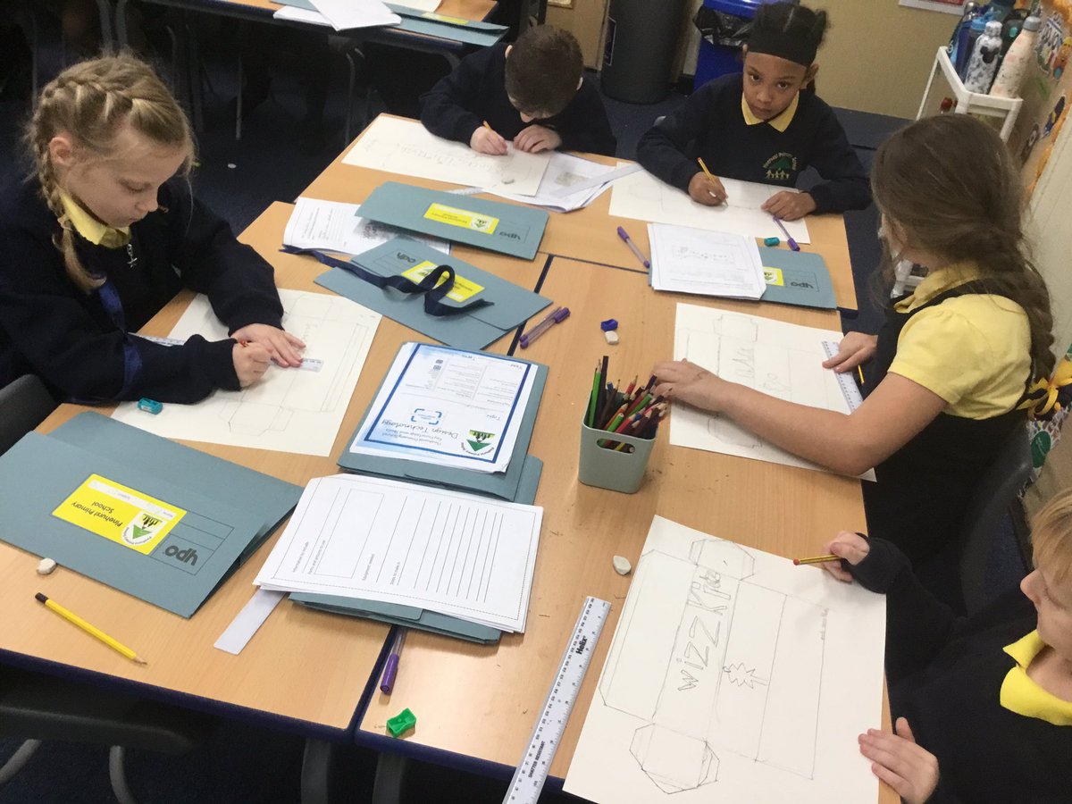 MissSweeney91's tweet photo. Hazel class have been asked by Father Christmas to design a biscuit box to keep his cookies safe when travelling all the way from the North Pole. We are drawing our designs on to our nets before cutting them out 🍪 @PinehurstP #PinehurstDT https://t.co/giapM1sJv7