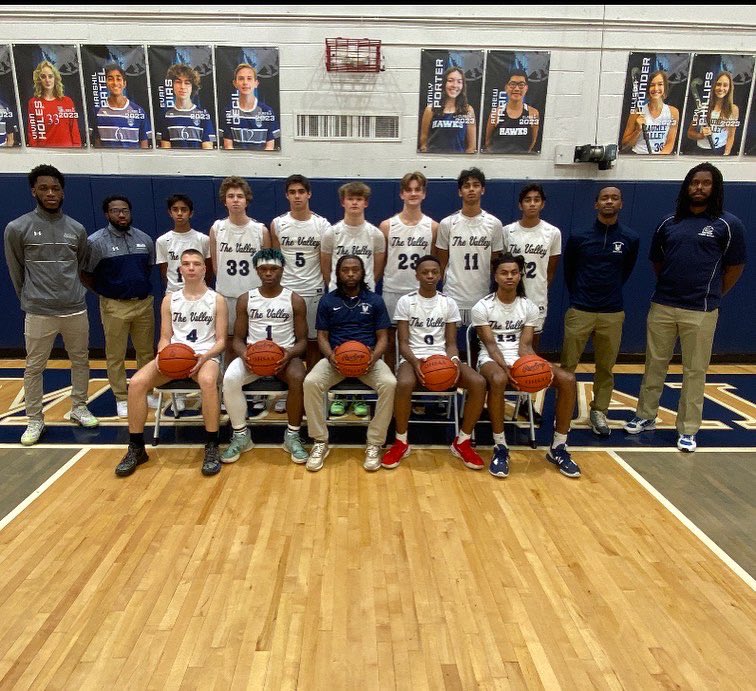MVHawksHoops's tweet photo. 2022-2023 Maumee Valley Country Day Hawks!!!!! https://t.co/BF3xu3XVQO