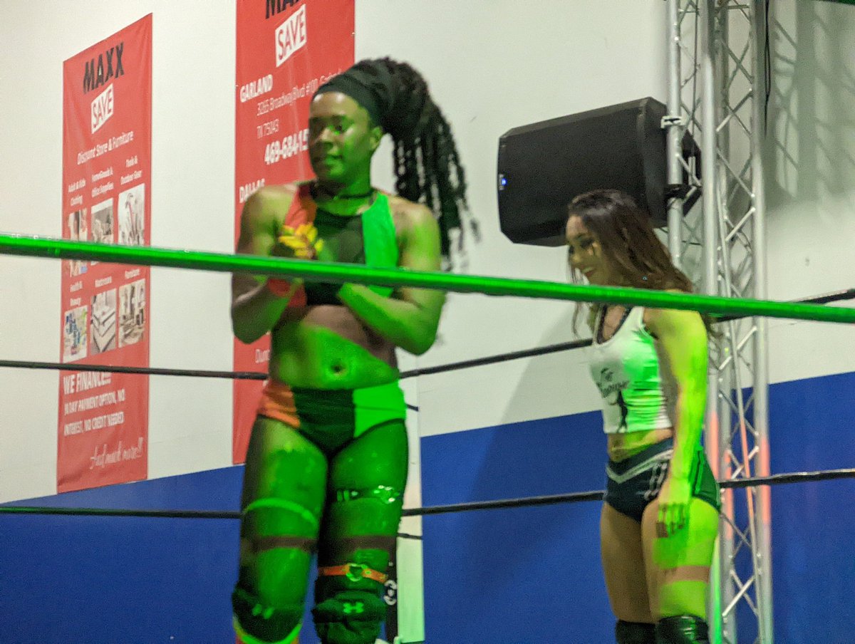 mdcunningham87's tweet photo. Throwback to @NewTexasPW #Dallas41 just last year. One of my favorite wrestling nights ever. https://t.co/oWiFJZtwjd