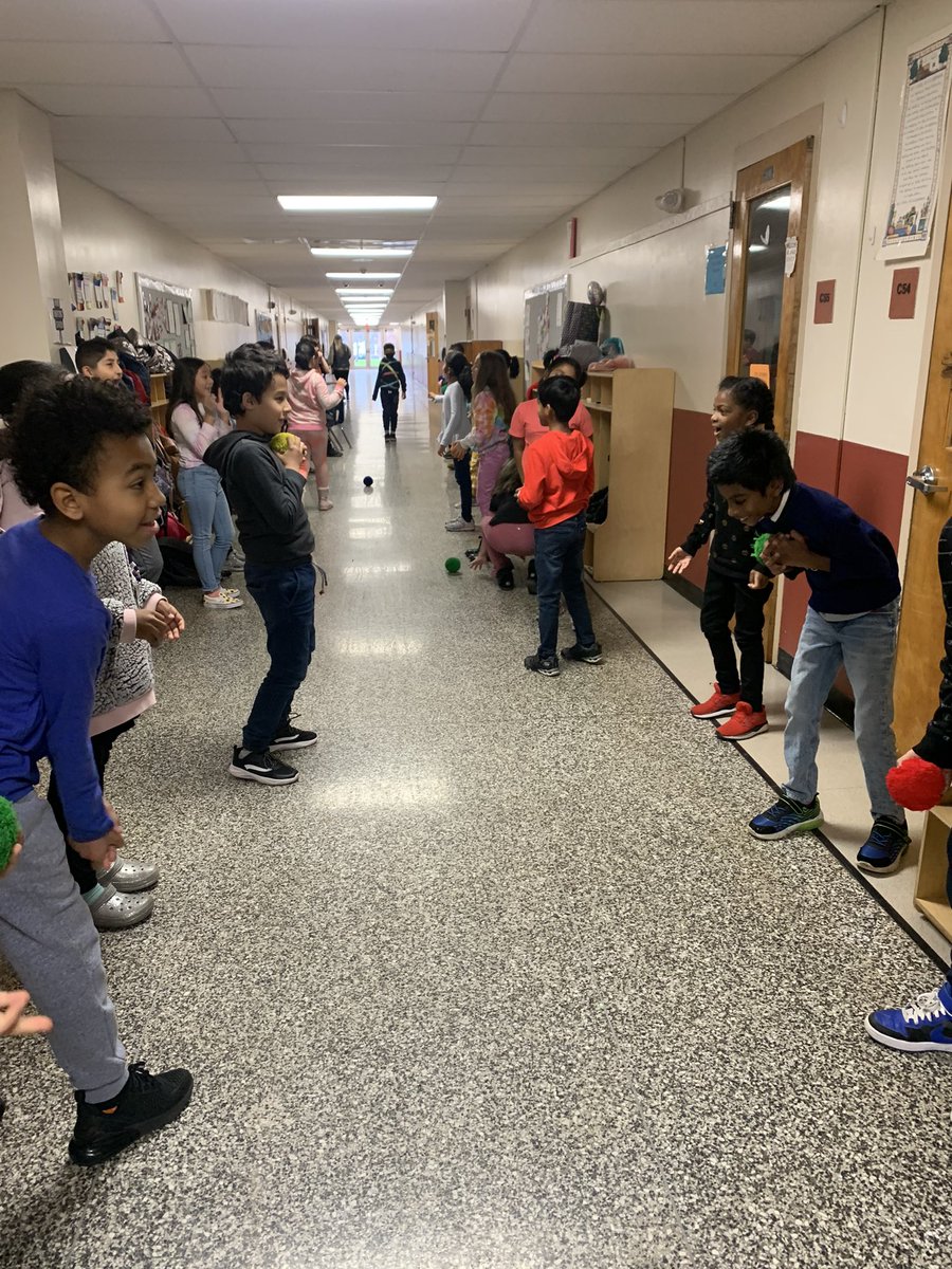 Starting off our Tuesday morning with a yarn ball toss multiplication fact review with our neighbors <a href="/MrsGarry3/">Kelly Garry</a> in C-49 <a href="/CMSmtolive/">CMS Elementary School</a> <a href="/NicoleMusarra/">Nicole Musarra</a> @ashleylopez210