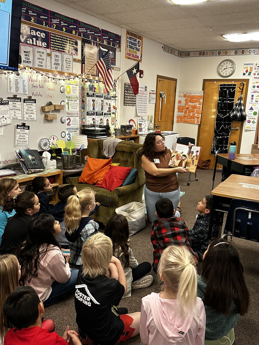 lheath63's tweet photo. Learning about Hanukkah 🕎 #santaritarocks @Mrs_Marshall5 @kaysantarita https://t.co/pWKeunHaj1