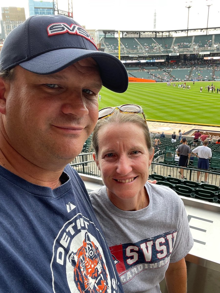 TNThompson99's tweet photo. Wishing a very Happy Birthday to my better half!! Love you @athomps24!!! https://t.co/UyyuqoHx20