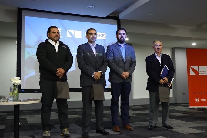 En el Seminario de Pavimentos Sustentables, trabajamos con expertos, alcaldes y actores relevantes de Cautín y Malleco, para buscar soluciones de manera responsable, amigables con el medio ambiente y que convivan en armonía con las comunidades y el territorio de La #Araucanía.