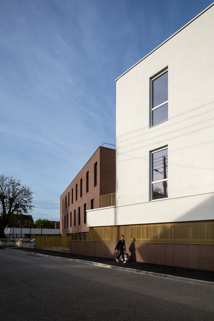 Finestown's tweet photo. EHPAD "Arthur Vernes" à Moret-sur-Loing (77)
Lazo &amp; Mure Architectes

#teamarchi #architecture #sante #ehpad #brique #bois #archdaily #design #inspiration https://t.co/K7pOYhUSdY