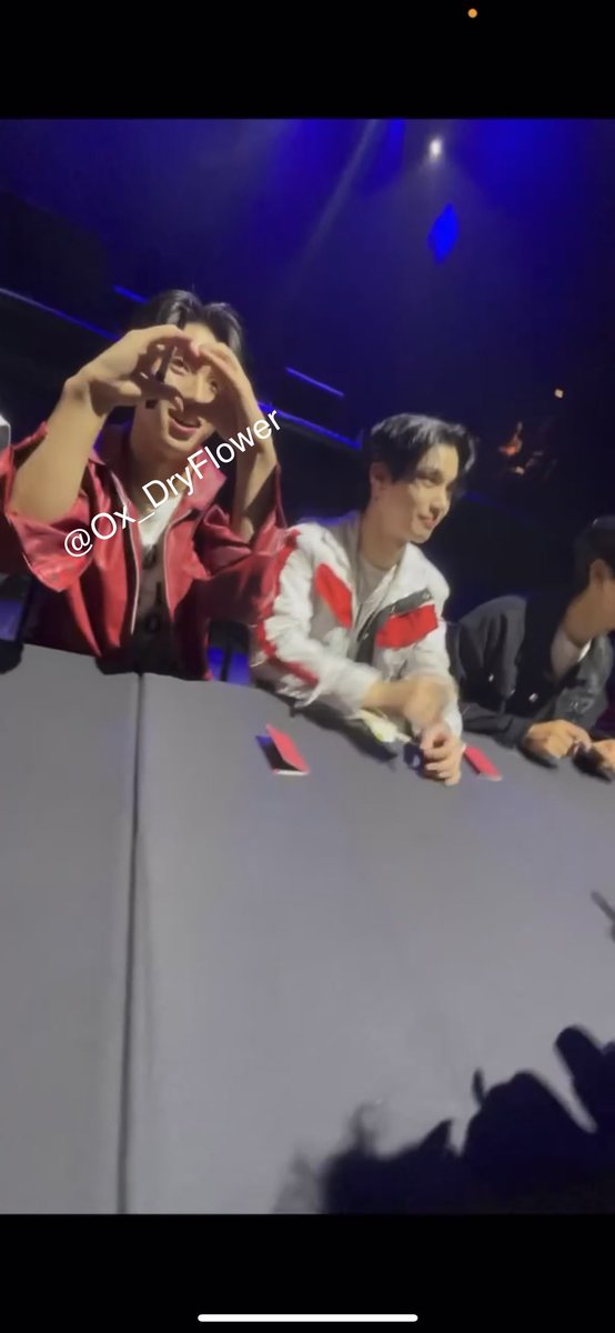 OX_DryFlower's tweet photo. Happy #SebinAppreciationDay Youโre so funny and engaging and sweet and so cheeky and I love you so so much! I canโt wait to see you againn! ๐Fighting! ๐ซถ๐ผ https://t.co/F8ObSczCnc
