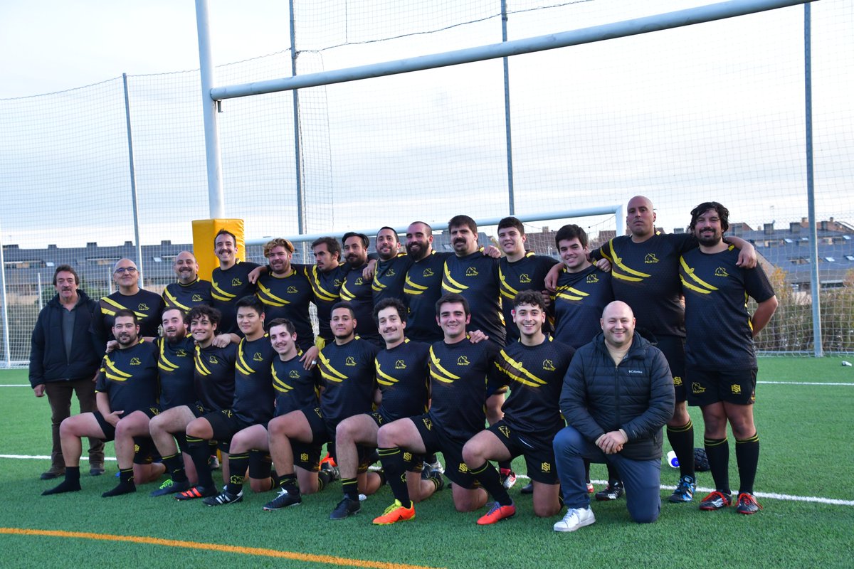 filo_rugby_2019's tweet photo. #FiloJORNADA / AJUSTADOS RESULTADOS ANTE DUROS RIVALES

#FiloFEM se enfrentó a un contundente @CRLiceoFrances, que plantó cara desde el primer minuto, y el sénior masculino lidió con @raclobos, segundos de la liga, asegurando con su victoria el primer puesto. 

#AúpaFilo https://t.co/9pxamuMCNr
