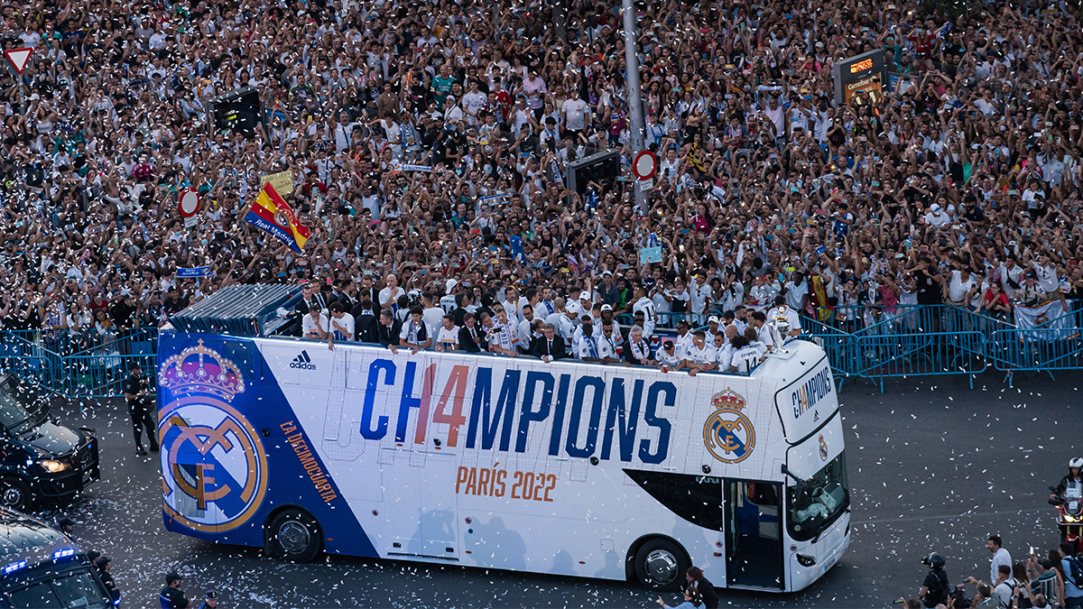 realmadrid's tweet image. Hace seis meses... ¡LA FELIC𝟭𝟰AD! 
#CHAMP14NS