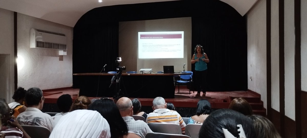 celass_mtss's tweet photo. Sesiona en el #MtssCuba la segunda jornada de la primera edición de la modalidad presencial del Curso "Capacitación y Sensibilización sobre Cuidados".
Organizado por #CelassMtss, @MTSS_CUBA , @UdeLaHabana  y la Red Cubana de Estudios sobre Cuidados. #CubaViveYTrabaja #Cuidado https://t.co/75P8QW281O
