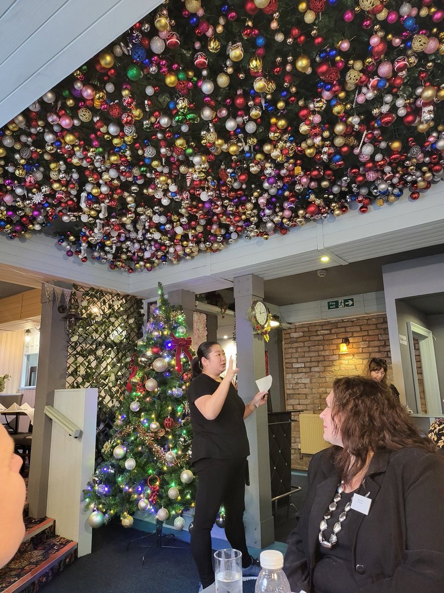 STEPScotland's tweet photo. We're at the Bridge Inn Hotel and Restaurant in Tillicoultry at @ClacksCouncil @CeterisScotland #Emergewomen event. 

Pop down to see their amazing Christmas Decorations in person 👇 https://t.co/aOCgXYOdNY