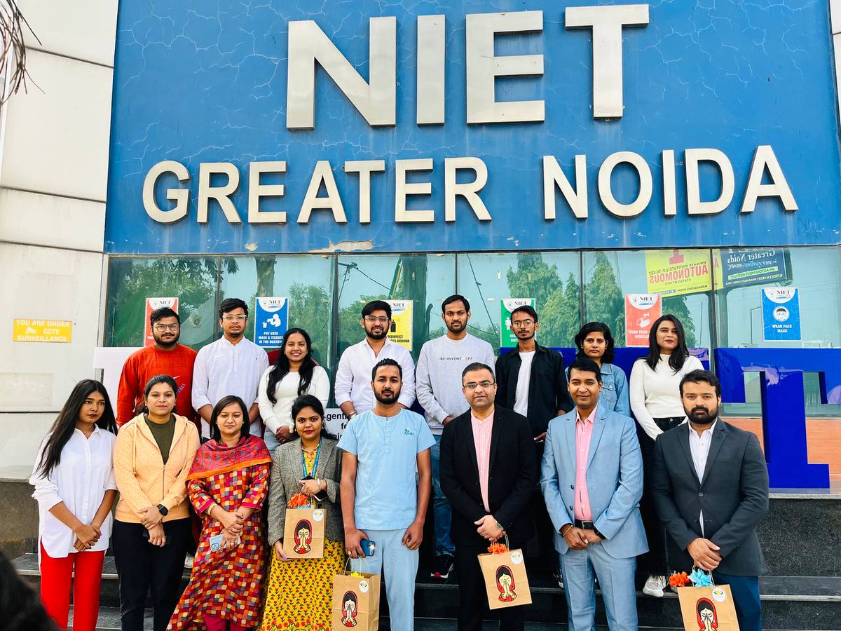 niet_grnoida's tweet photo. Khushiyaan Baaton Club visited Police Station and Apollo Hospital Team under their initiative "Chlo Shukriya-ada Karein" to show gratitude and respect towards the Social Heroes for their selfless efforts.
.
.
#Niet #khushiyaanbaaton #club #team #gratitude #Respect #social #heroes https://t.co/JA6zTsXTKI