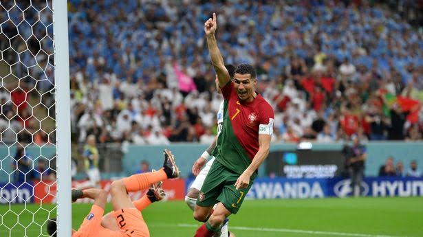iDecentralised's tweet photo. Enjoy the moment of celebration of goals by Cristiano Ronaldo 💕
#RonaldoOnBinance https://t.co/vU63s5Wsjn