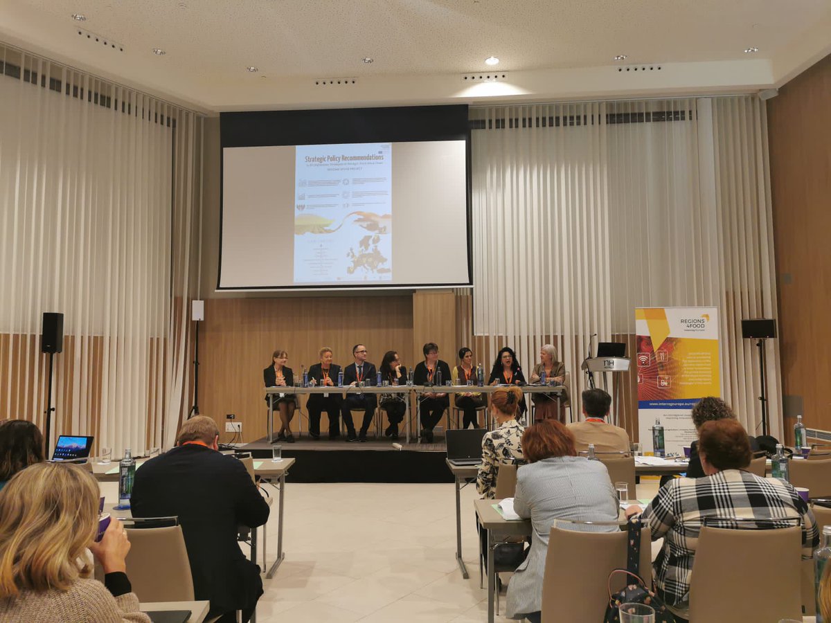 Recomendaciones políticas estratégicas para la digitalización <a href="/Regions4F/">Regions4Food</a>.

Esperanza Perea de <a href="/AgriculturAnd/">Consejería AgriPesca</a> señala a <a href="/DIHAndAgrotech/">Andalucía Agrotech DIH</a> como una herramienta fundamental para dar un impulso a la cadena de valor #agroalimentaria de #Andalucía e involucrar a los diferentes actores.