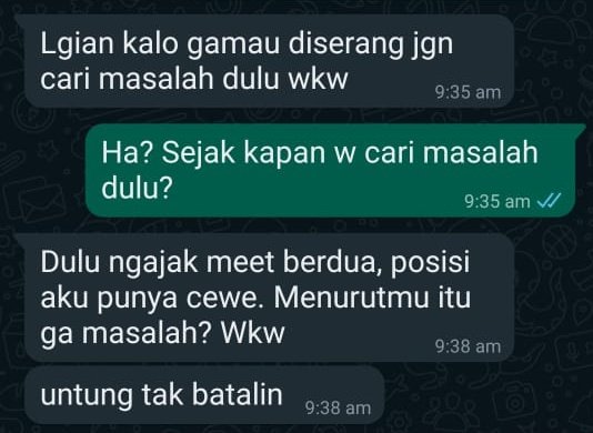 bubbliiy_'s tweet photo. Kalian bisa lihat chat antara tgl 24 dan 25 itu keliatan beda dari typingnya. Asumsinya klo di tgl 25 si Nana yg ngebalesin chat. Makin ke bwh soalnya makin ga nyambung sksk dan secara gak langsung di proof terakhir dia ngaku kalo dia yang selama ini nyebar no Wa Bunga di michat https://t.co/NTn5jrA81O
