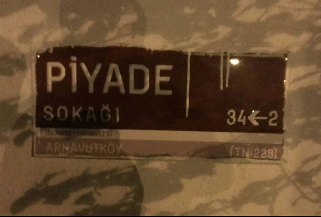 Sokak boş çünkü sokakta yaşayan herkes kaydırma birlikle sınır dışında operasyonda