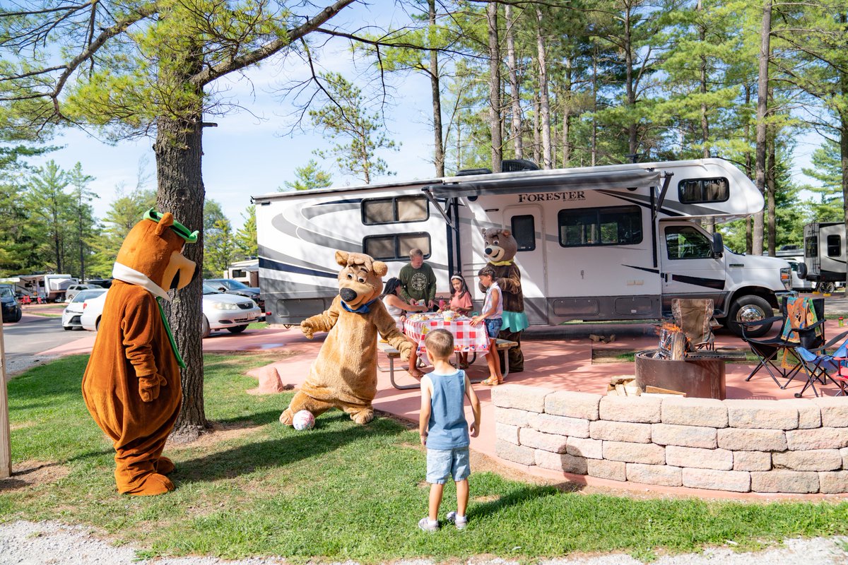 Go #TeamUSA! Are you ready to cheer on Team USA during today’s big game? Yogi Bear™ and Boo Boo™ sure are! ⚽️ #JellystonePark