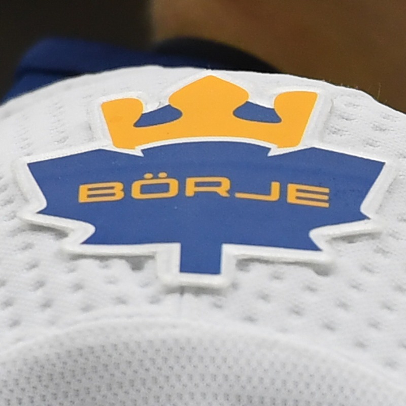 Maple Leafs honour Börje Salming with special patch on jersey