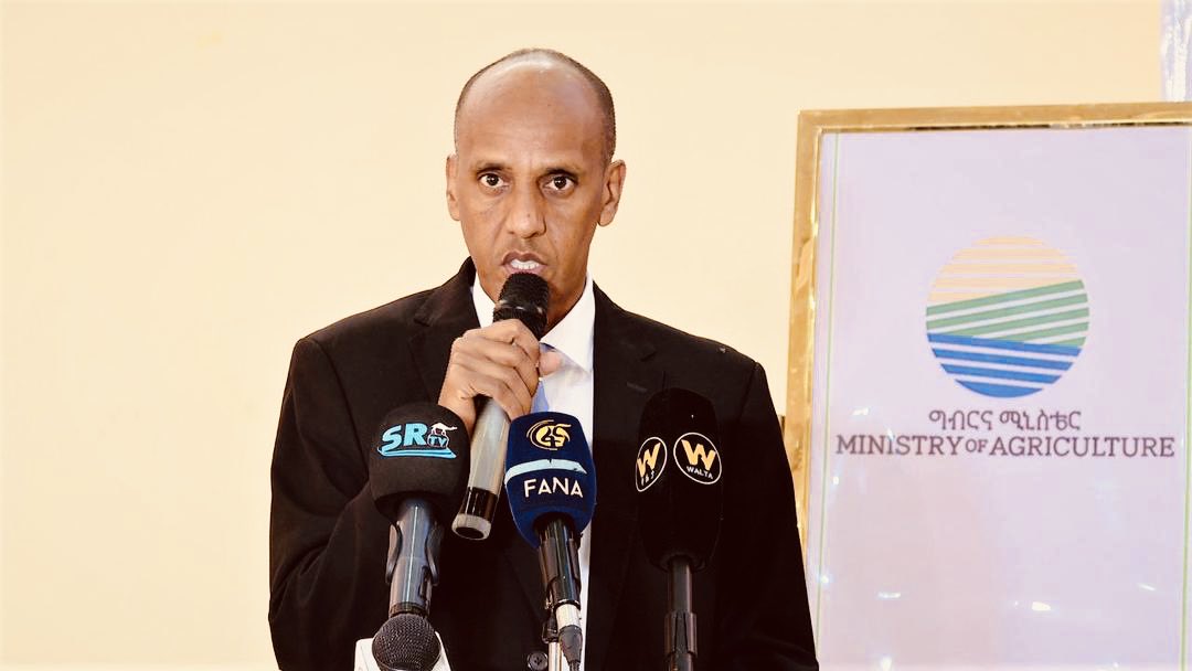 ObaOumer's tweet photo. Today we launched Building Resilience for Food and Nutrition Security (BREFONS) project in Somali Region with 46 Mil. USD. We are very grateful to the HE President Mestefe Mohamed and the V/P of AfDB Dr. Abdu B Kemera for the brilliance you have given to the program. 10Q U all! https://t.co/D5670JMYgG