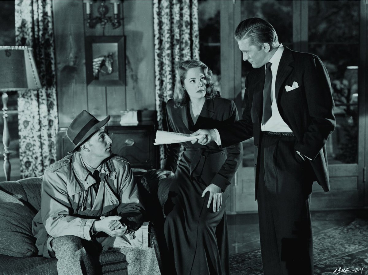 pacifictwilite's tweet photo. #NoirvemberChallenge
Noirvember 29 📽 Favorite RKO film noir 

Out of the Past (1947) https://t.co/WMI01Gy5uo