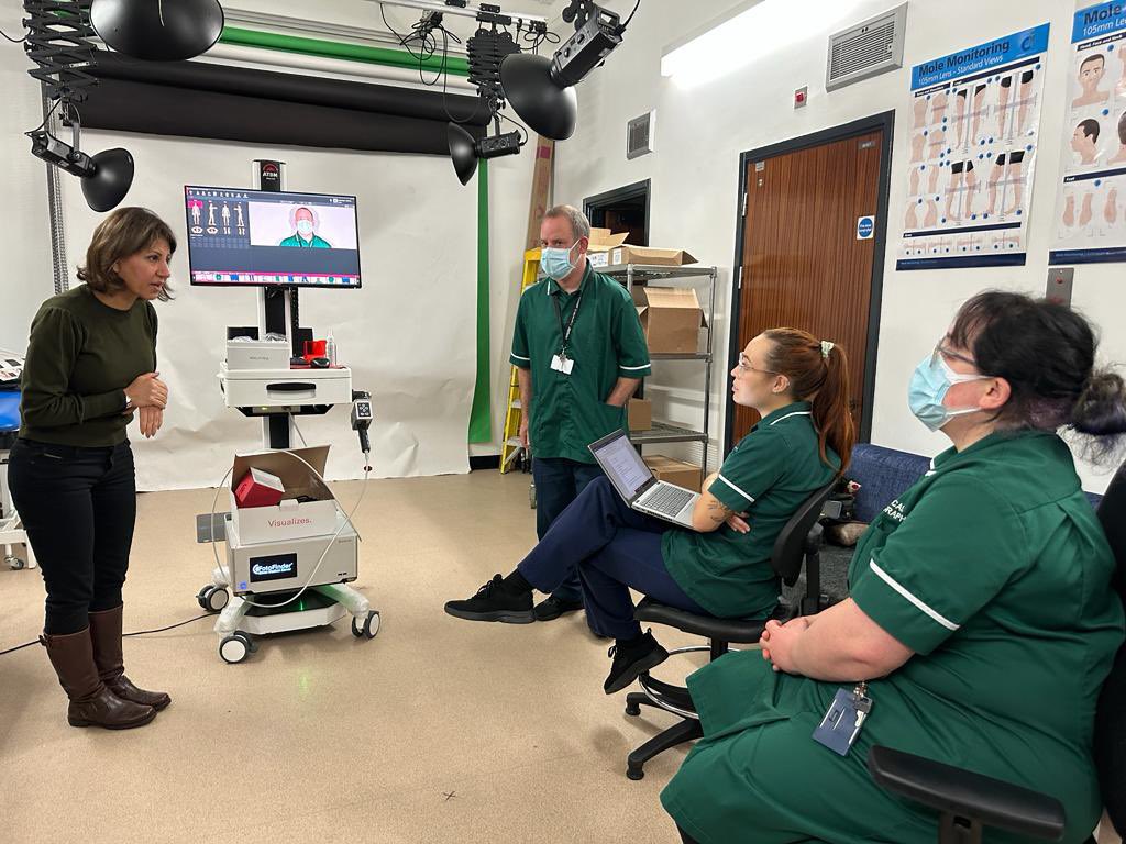 Here are some of our Medical Photographers having training on our new FotoFinder Mole Mapping device 🏥