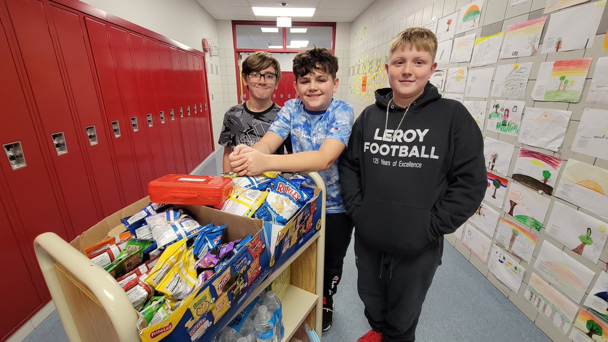 LeRoy_CSD's tweet photo. Jr. High students learn business and critical thinking skills operating an after-school Snack Cart #WRLR #ONECASTLE

Link to story:
https://t.co/Y1uXXIA5Jm https://t.co/9VrOpzYz8c
