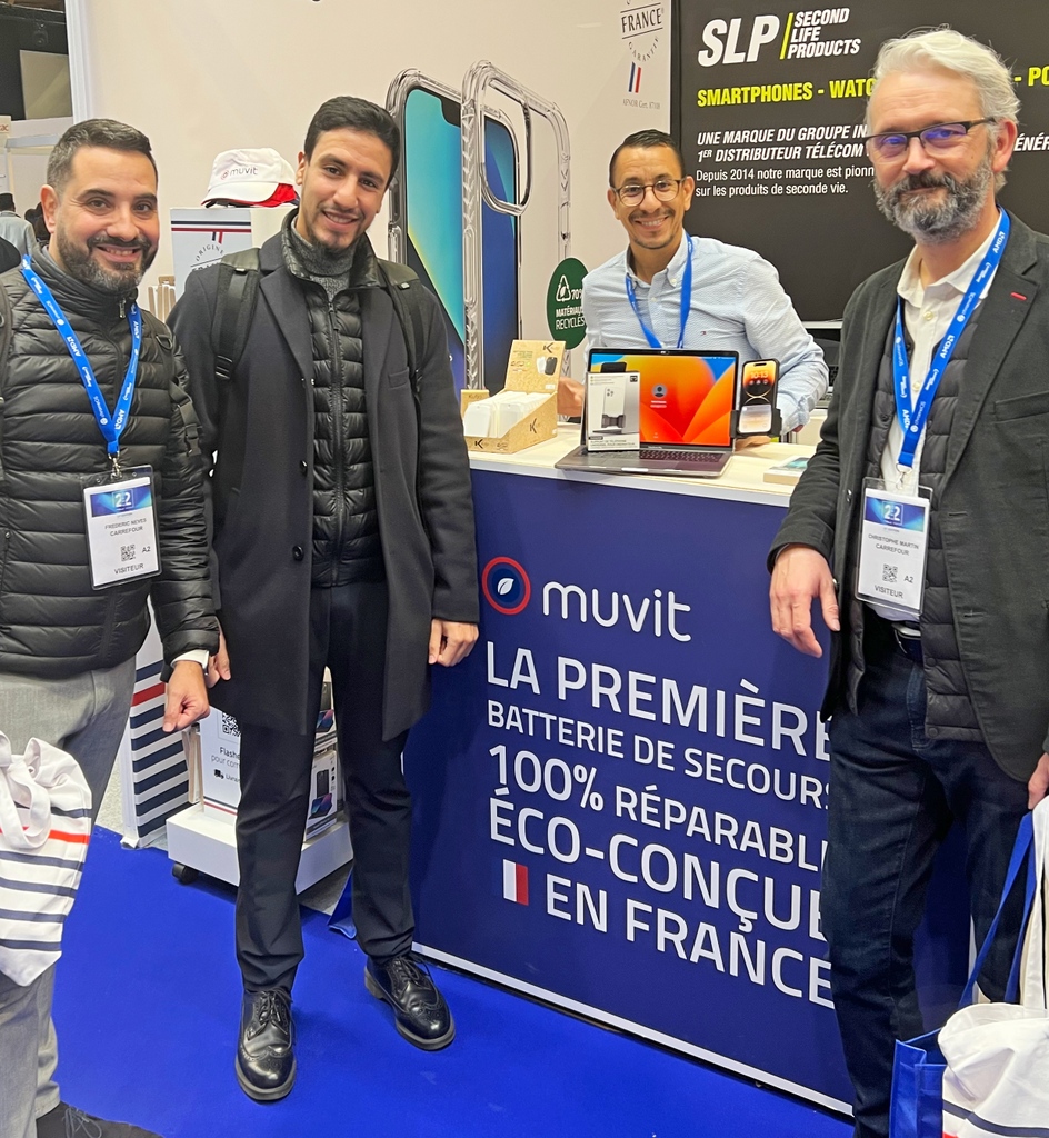 Magnifique rencontre avec Carrefour ! Suivi d'un gros coup de cœur pour notre concept #Phoneside :D 

Souvent, cela commence comme ça...
Puis, une belle histoire s'écrit...

Nous vous en dirons plus très bientôt ^^

#innovation #carrefour #salon #tech #design #smartphone