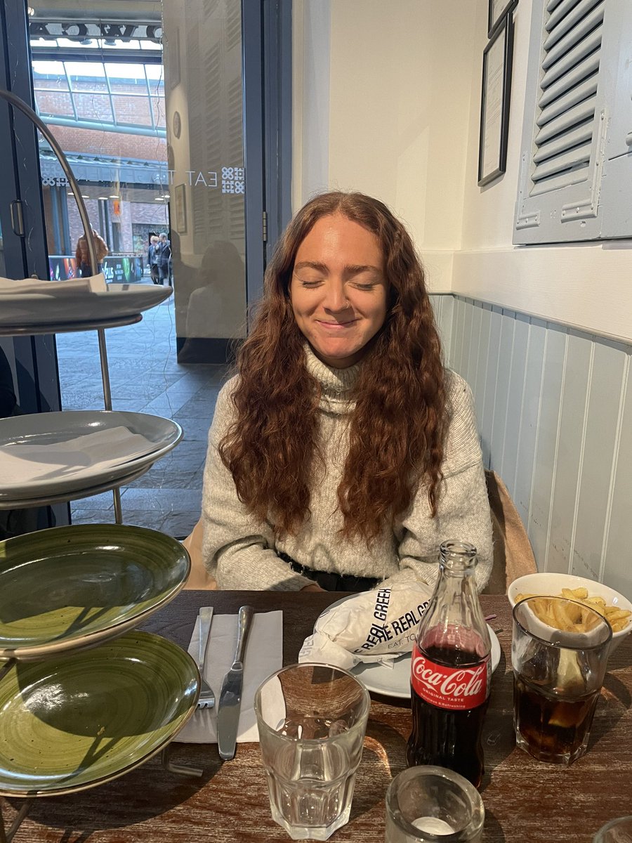 First mentor meeting with Amy 🤝 talking about goals, plans and captaincy roles! Gyros each went down nicely too 🫃 ✅ @SWDevelopmentU2 <a href="/MGeracu2talent/">U2Development</a>